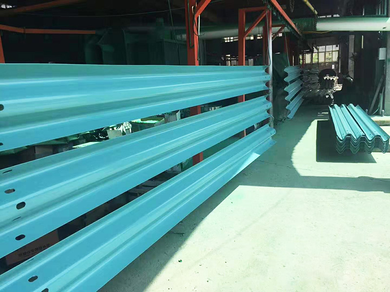 ���λ���